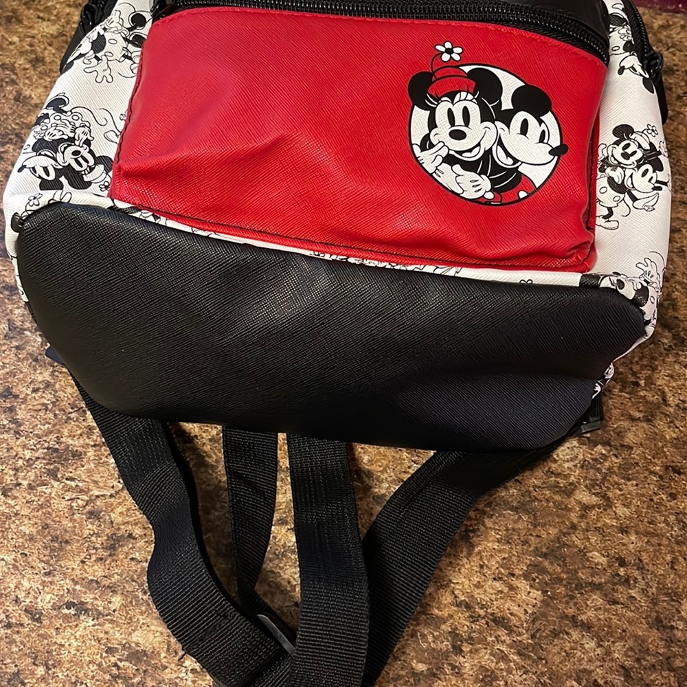 Mini Purse/Backpack Disney Mickey Minnie Mouse Bioworld With Mickey Ears!